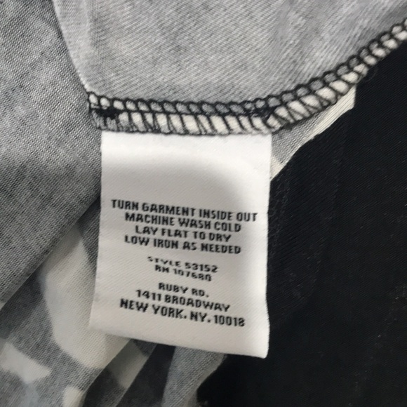 Ruby Rd. Tunic/cold shoulder - Picture 5 of 5